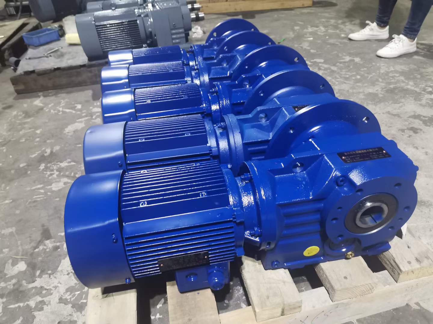 KAF37-Y0.25KW-6.37ٻFF157R97DRE180M4