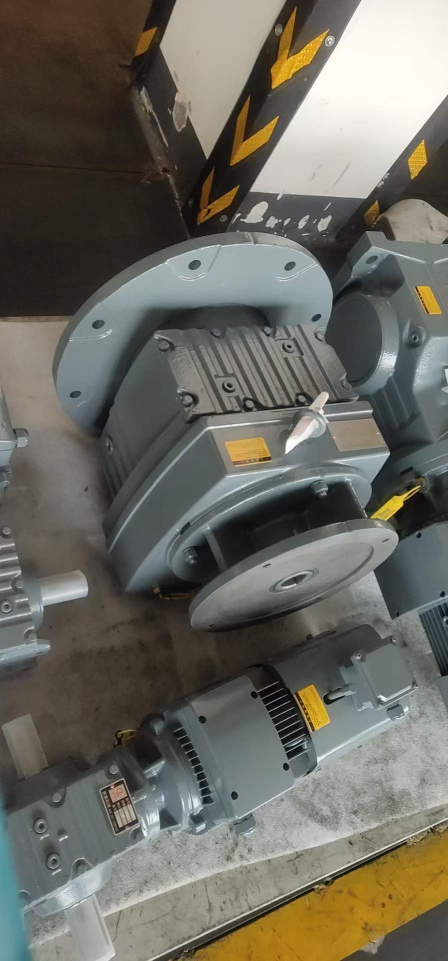 CRW37-YEJ0.55KW-18.53-B3SA77DV132M4