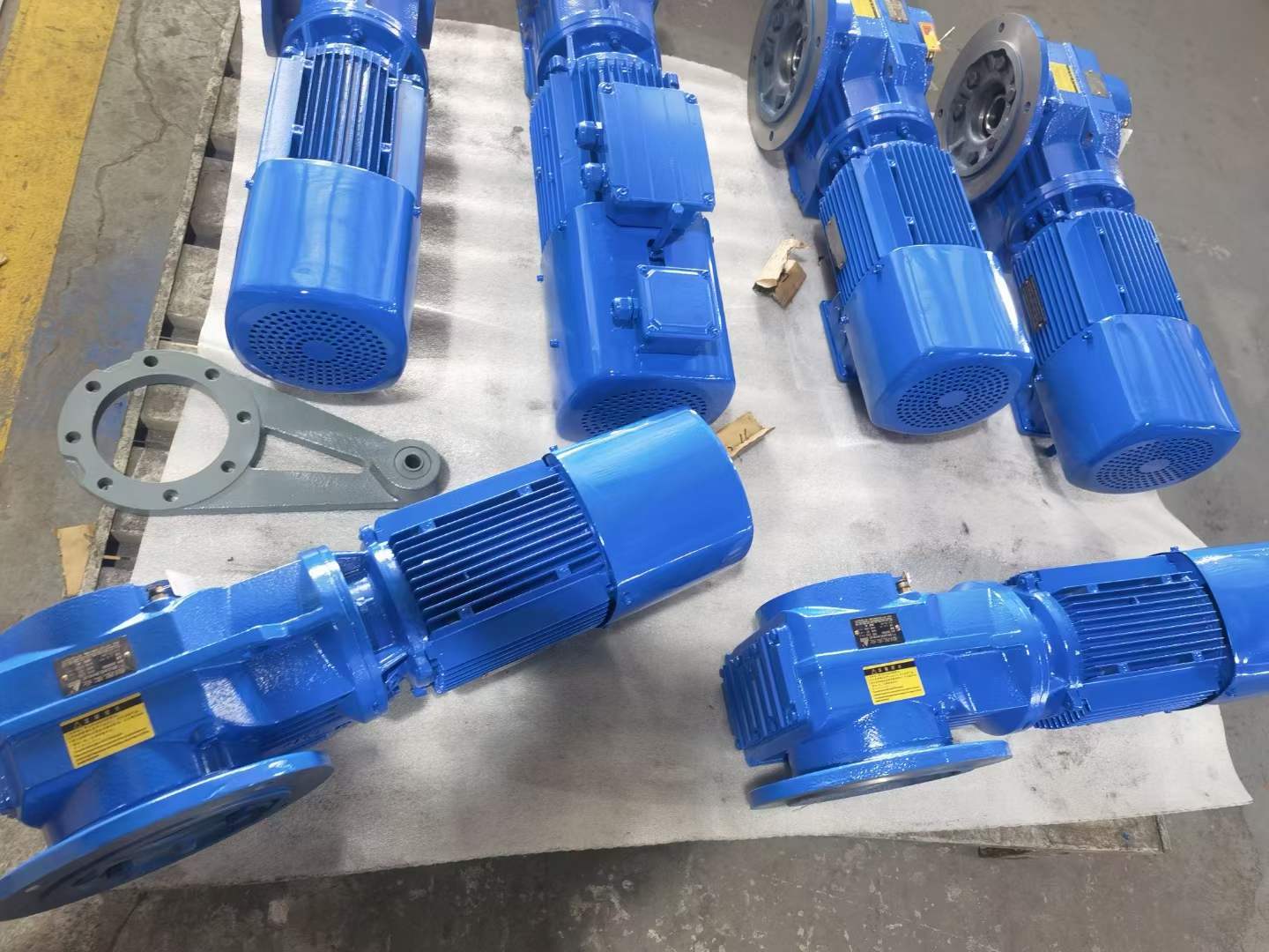 RF167-YVP55KW-29.87ŷٻMC2RVHT06